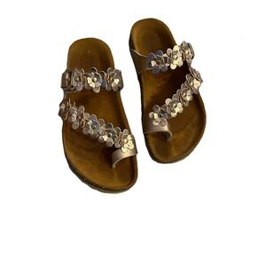 Girls sandals size 2 youth